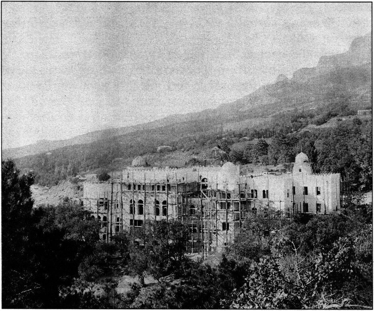 Окончание отделочных работ дворца «Дюльбер» в 1897 году. Фото августа 1897 года Окончание отделочных работ дворца «Дюльбер» в 1897 году. Фото августа 1897 года