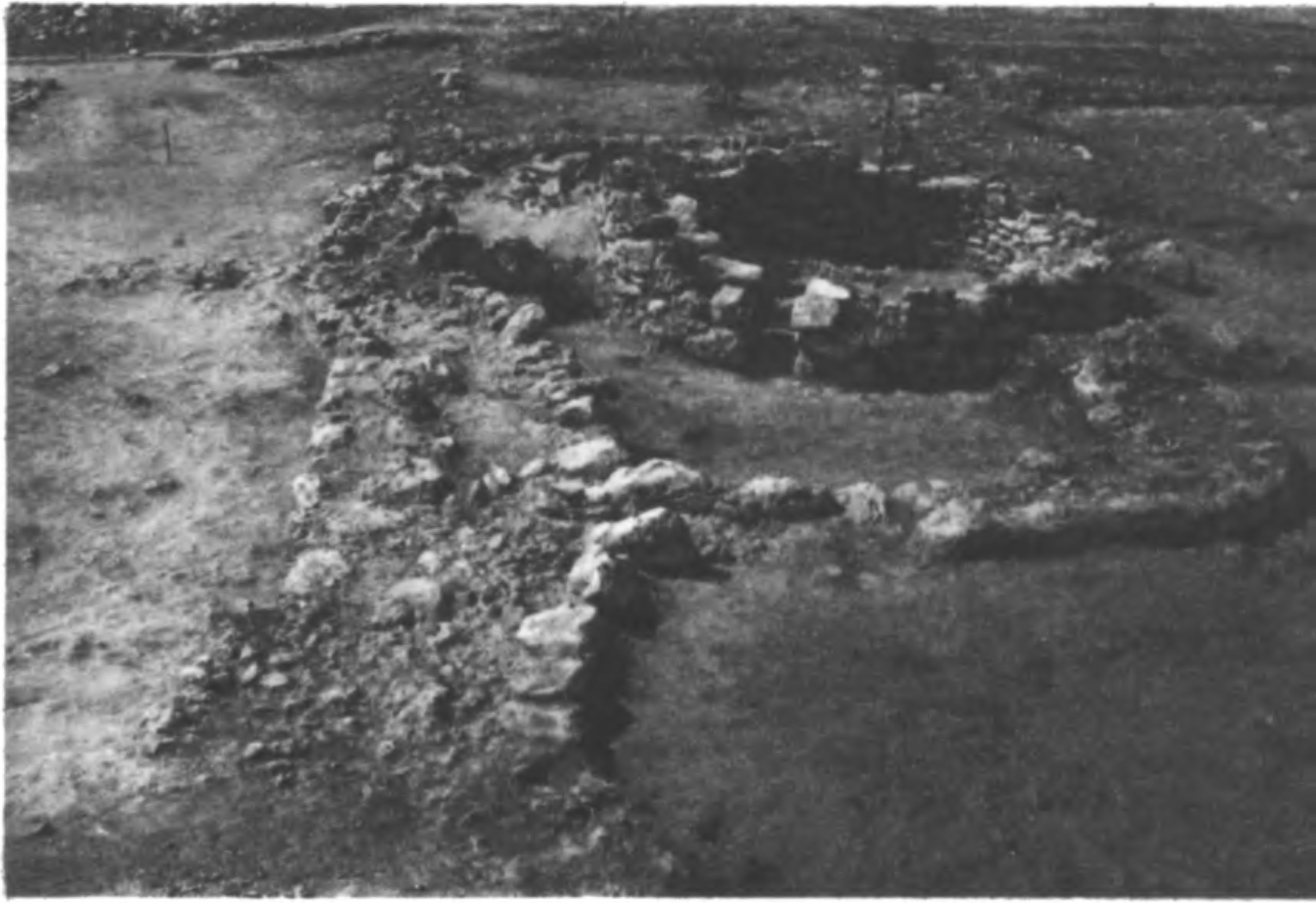 Рис 42. Основание юрты-зимника на Гераклейском полуострове. Раскопки Г.М. Николаенко Рис 42. Основание юрты-зимника на Гераклейском полуострове. Раскопки Г.М. Николаенко