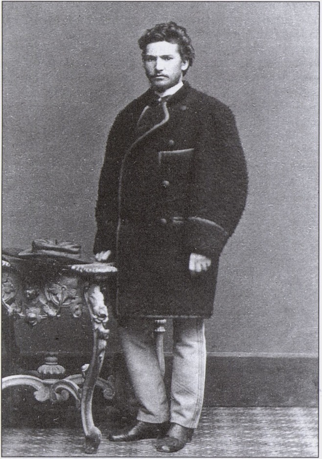 Ф.А. Васильев. 1871—1873 гг. Ялта. Фотоателье А.Ф. Рыльского Ф.А. Васильев. 1871—1873 гг. Ялта. Фотоателье А.Ф. Рыльского