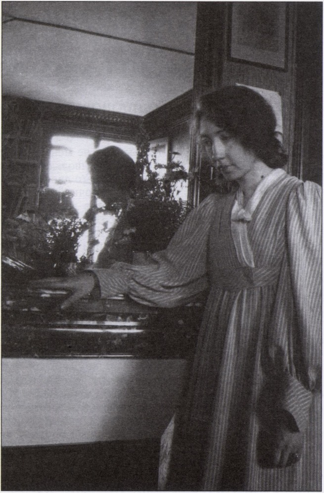 М. Сабашникова. Париж, ок. 1906 г. Фонды музея М. Волошина. Публикуется впервые М. Сабашникова. Париж, ок. 1906 г. Фонды музея М. Волошина. Публикуется впервые