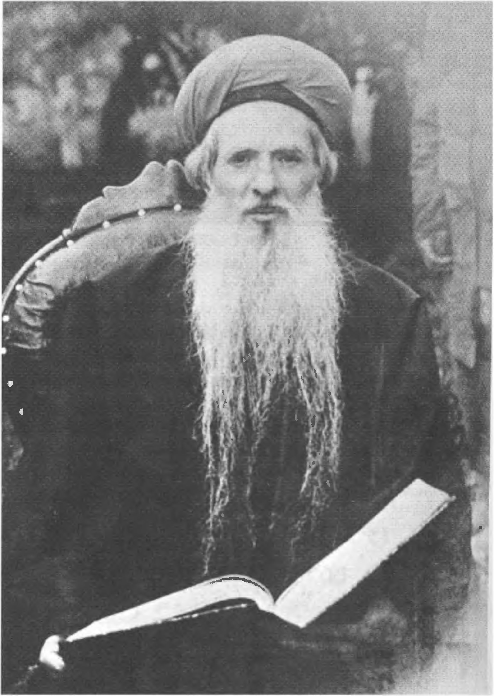 Х.Х. Медини, крымчакский раввин в Карасубазаре в 1866—1899 годах (фото из фондов КРУ «Этнографический музей») Х.Х. Медини, крымчакский раввин в Карасубазаре в 1866—1899 годах (фото из фондов КРУ «Этнографический музей»)