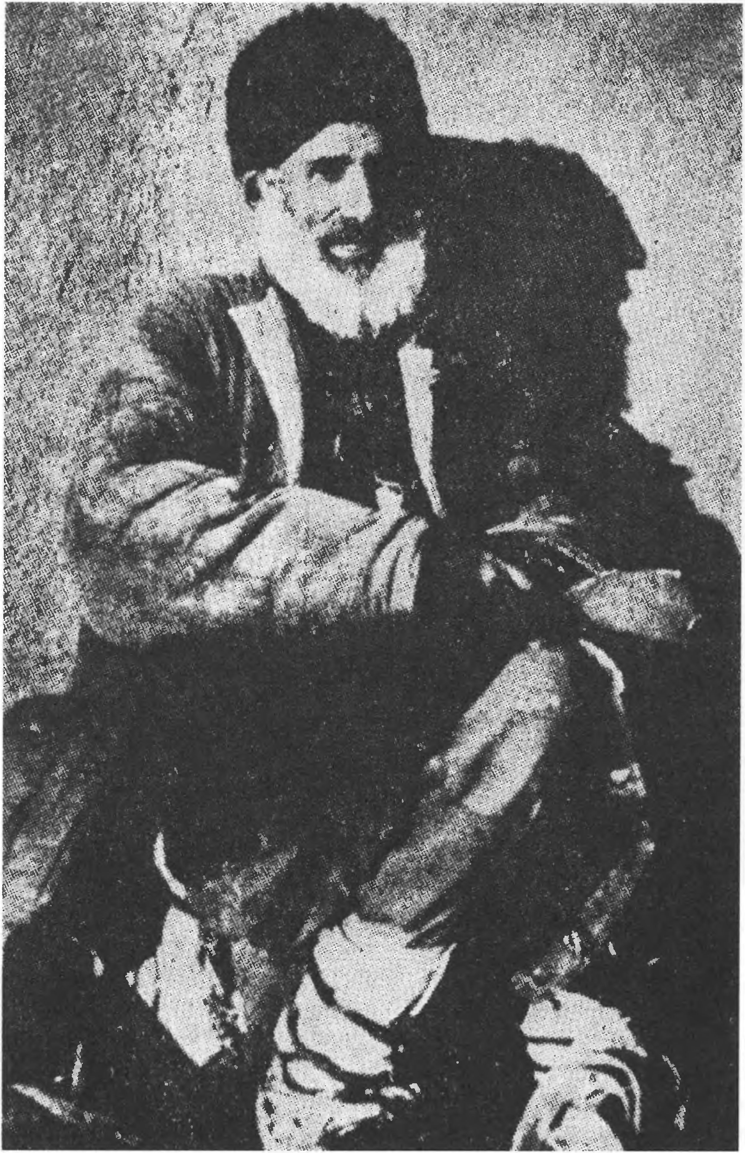 Крымчак в традиционной одежде (фото начала XX в.) Крымчак в традиционной одежде (фото начала XX в.)