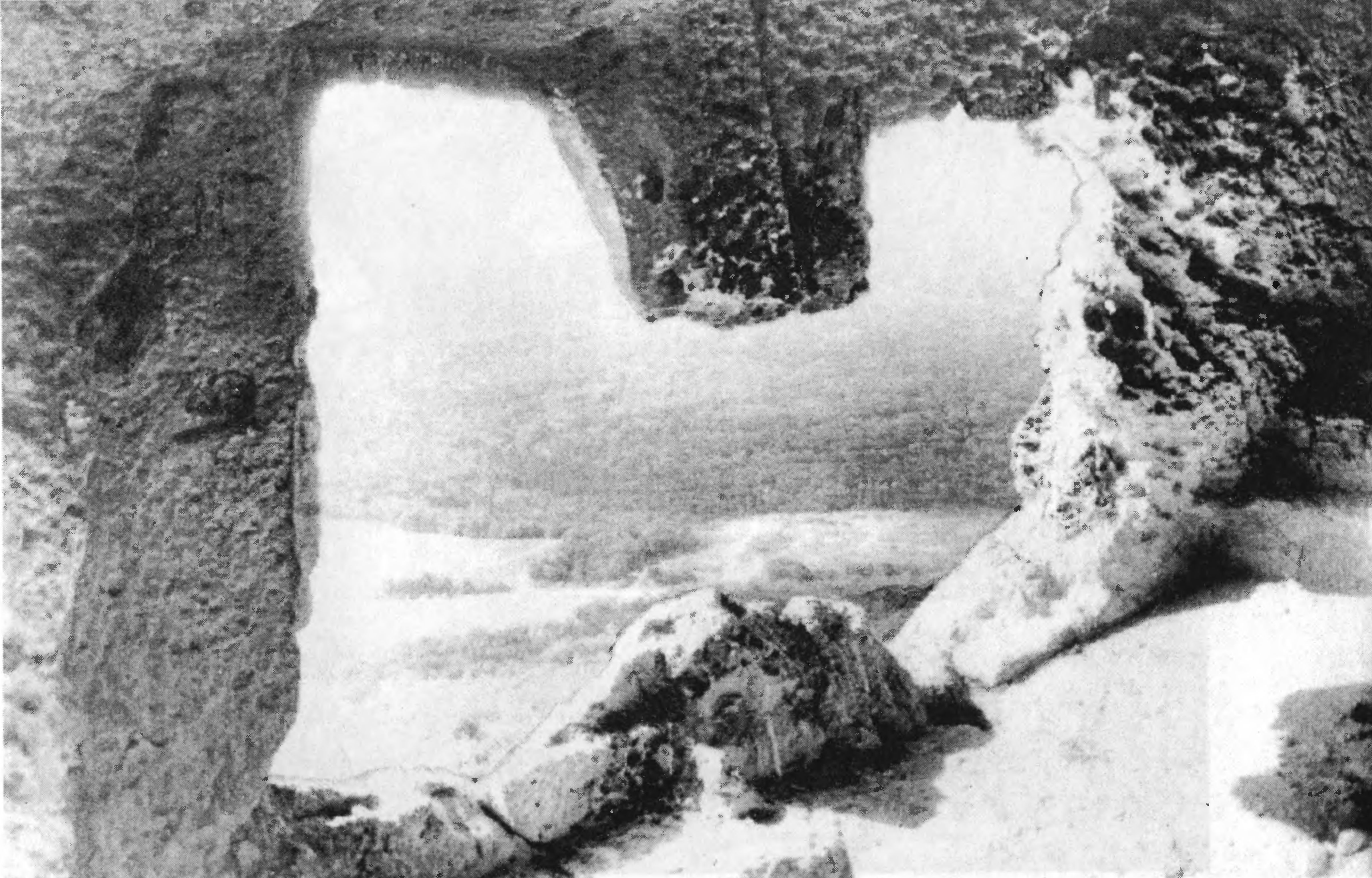 Рис. 132. Челтер-Мармара. Церковь № 2. Юго-западная часть Рис. 132. Челтер-Мармара. Церковь № 2. Юго-западная часть