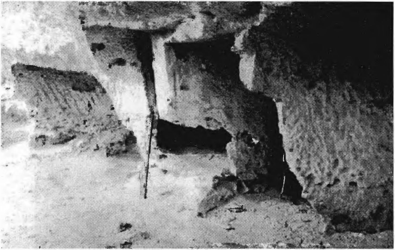 Рис. 70. Инкерман. Загайтанская скала. Церковь № 5. Общий вид Рис. 70. Инкерман. Загайтанская скала. Церковь № 5. Общий вид