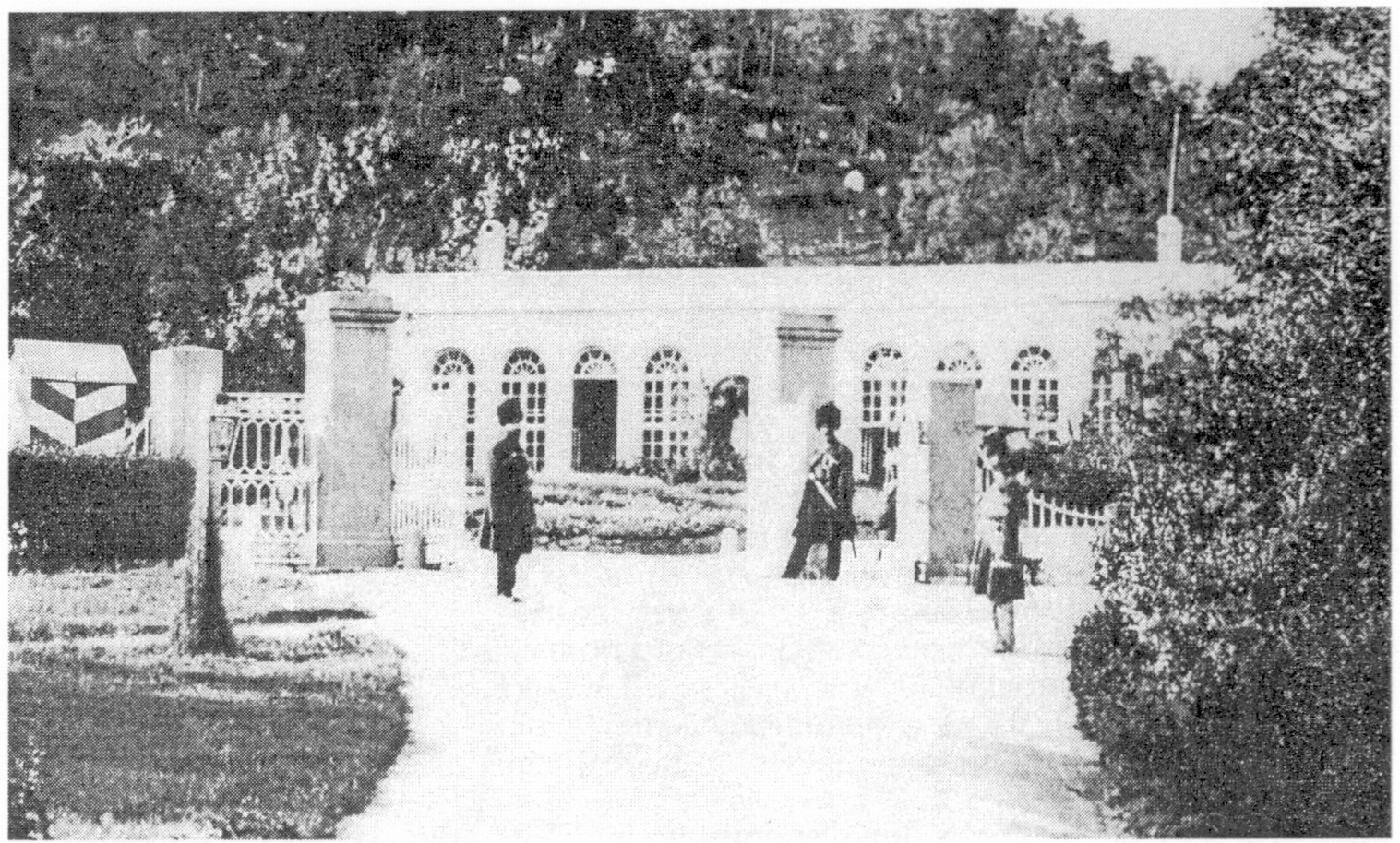 Ливадия. Главная оранжерея Л.С. Потоцкого. Фотография 1863 г Ливадия. Главная оранжерея Л.С. Потоцкого. Фотография 1863 г