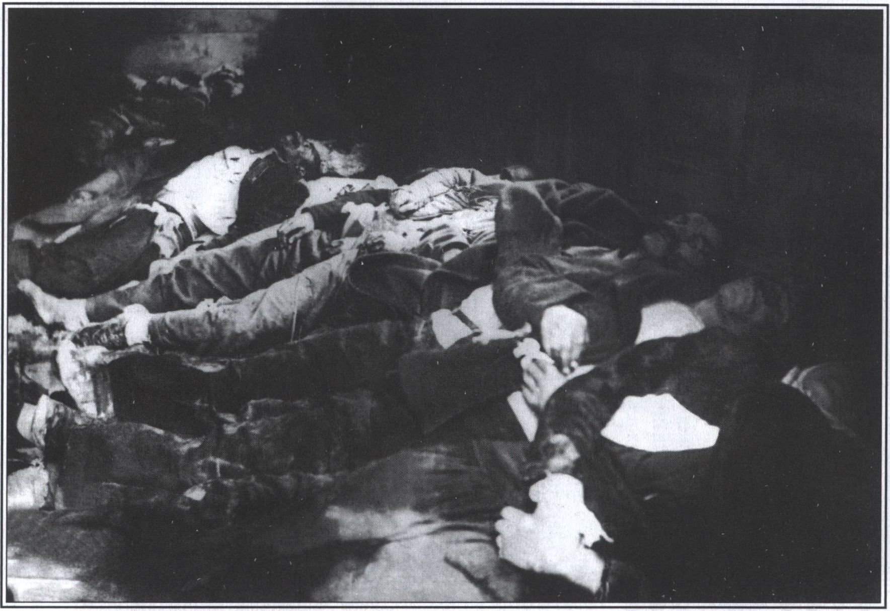 Жертвы гражданской войны в Ялте. 8 января 1918 года. Фото из фондов ЯИЛМ Жертвы гражданской войны в Ялте. 8 января 1918 года. Фото из фондов ЯИЛМ